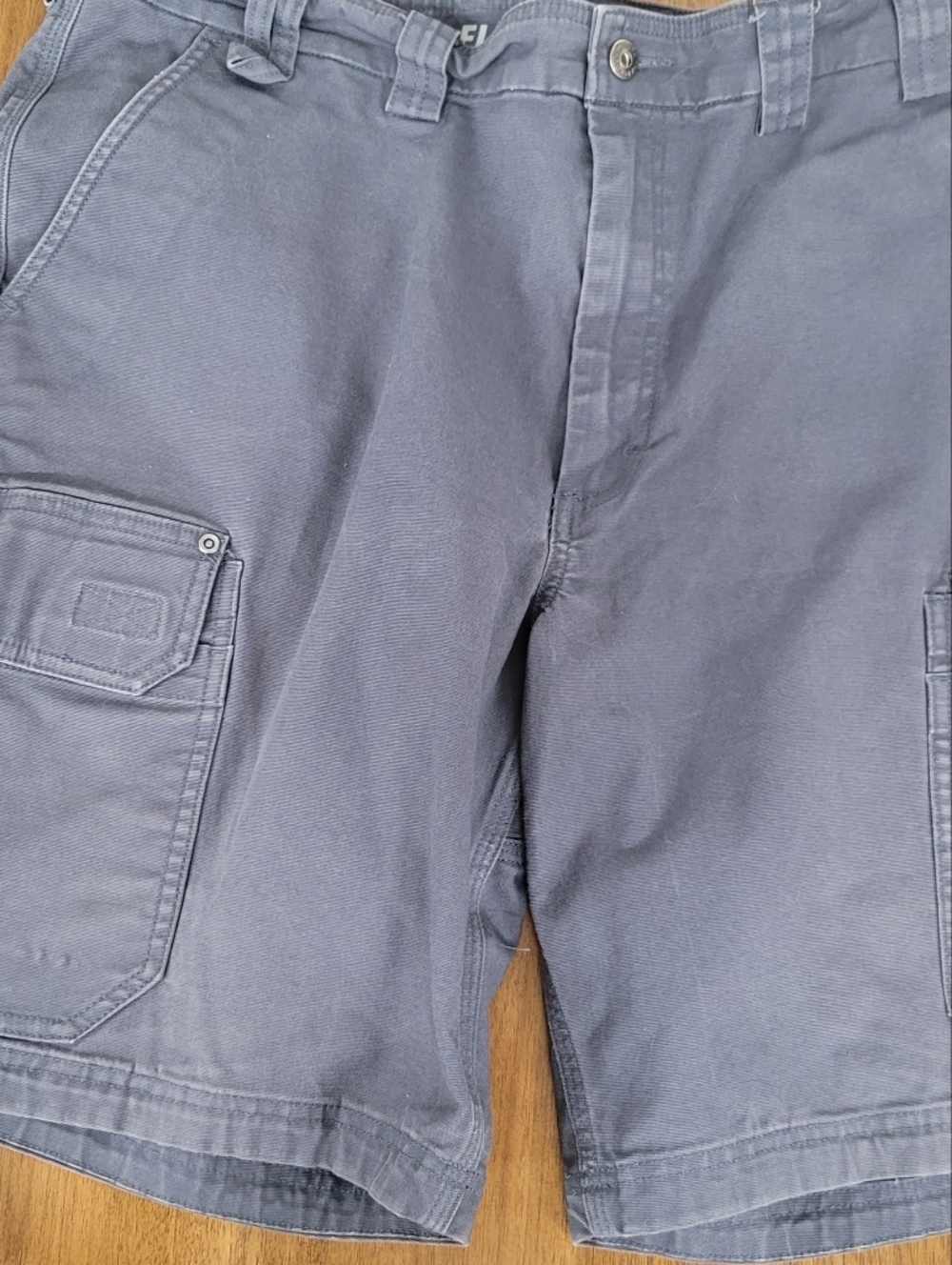 Duluth Trading Co Slate Gray Men's Cargo Shorts